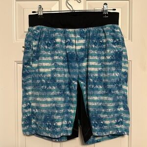 Lululemon Shorts w/ Liner Size Medium